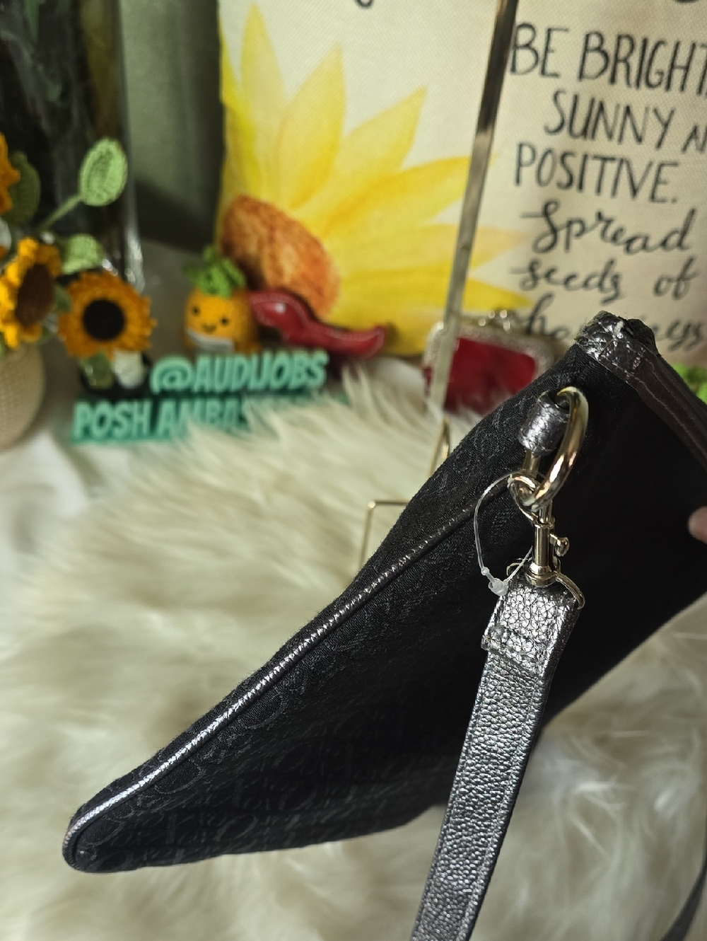 Xoxo BRAND Black Women's Shoulder Bag with Silver Hardware - Picture 5 of 10